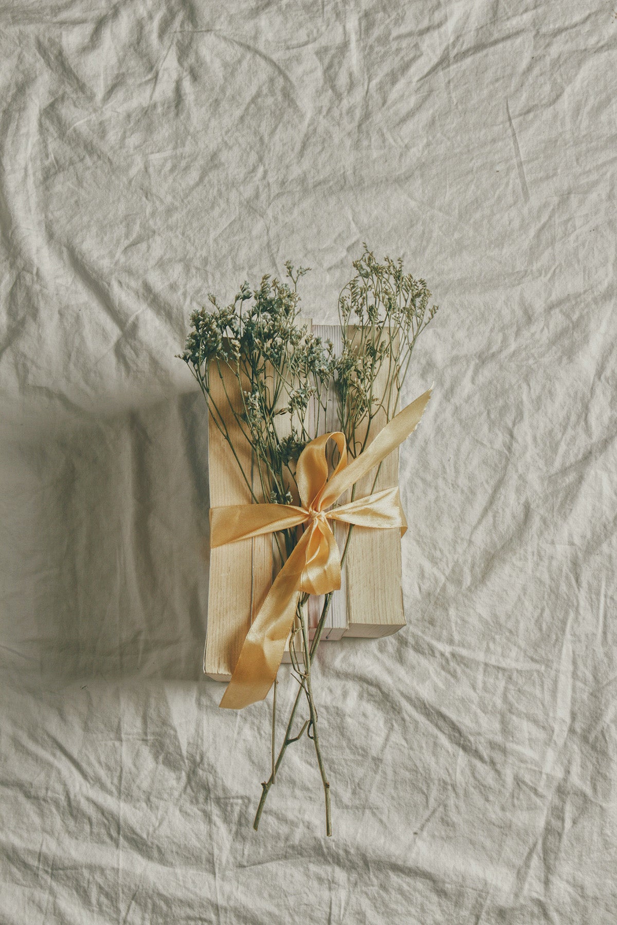 AZEȲA's Guide to Mindful Gifting: How to Gift With Intention According to Your Dosha