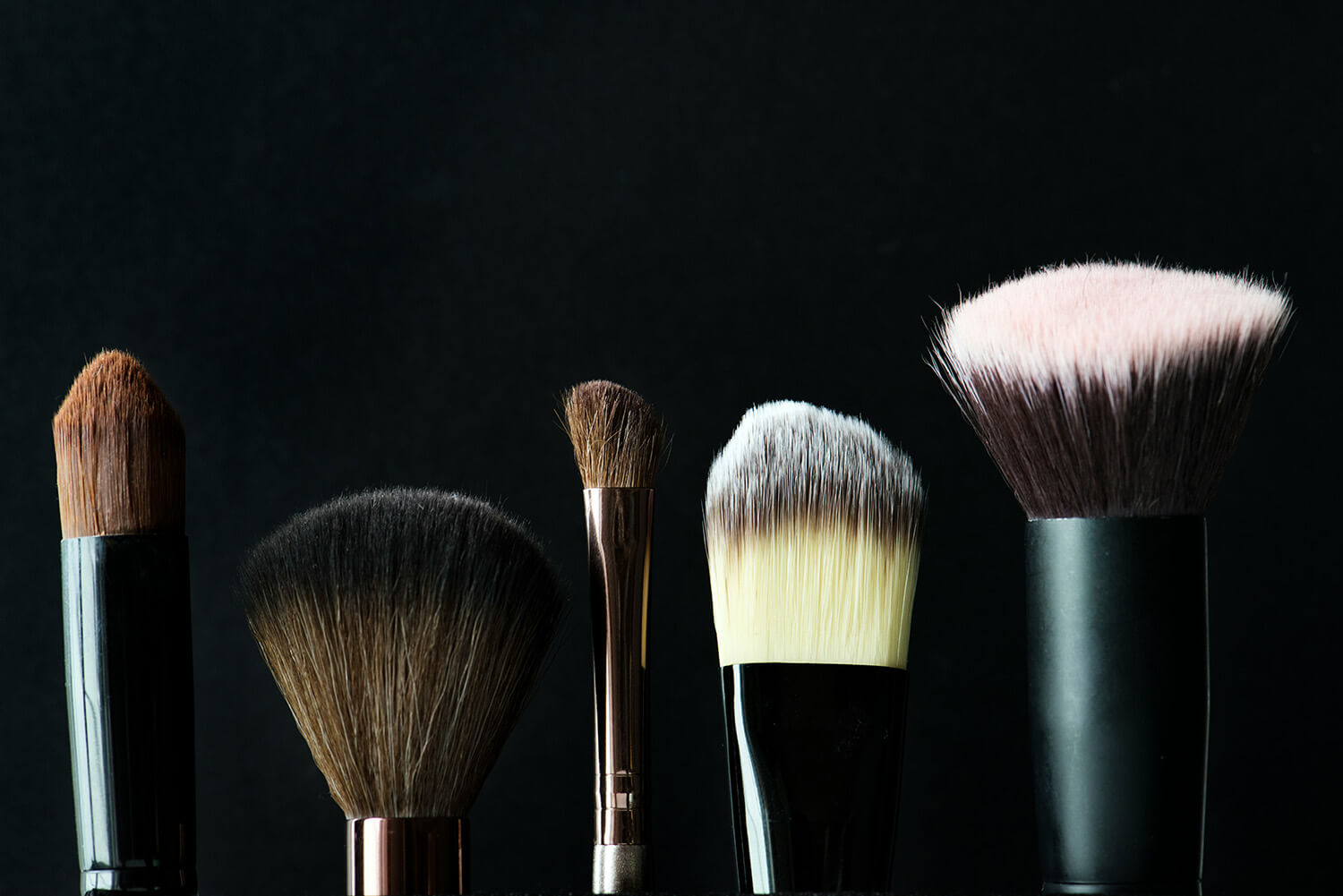 Which Ingredients in Cosmetics Age Your Skin (And What to Use Instead According to Ayurveda)